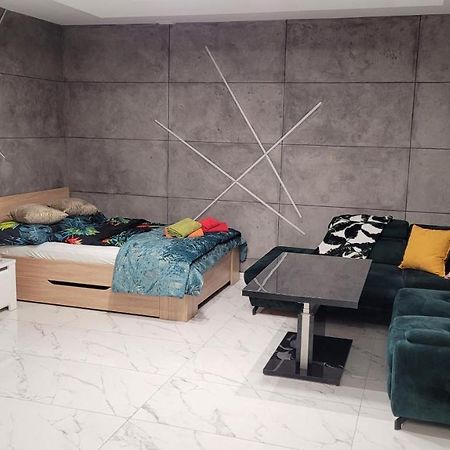 Apartament Dubaj Гливице Екстериор снимка