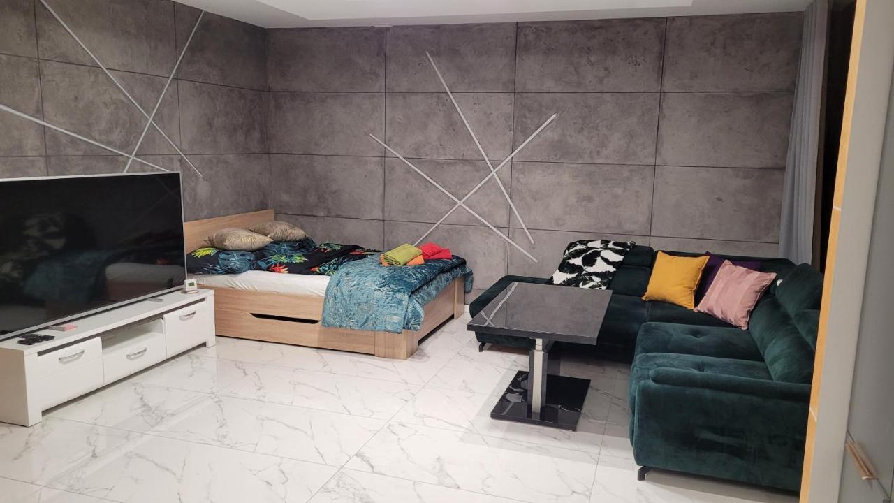 Apartament Dubaj Гливице Екстериор снимка