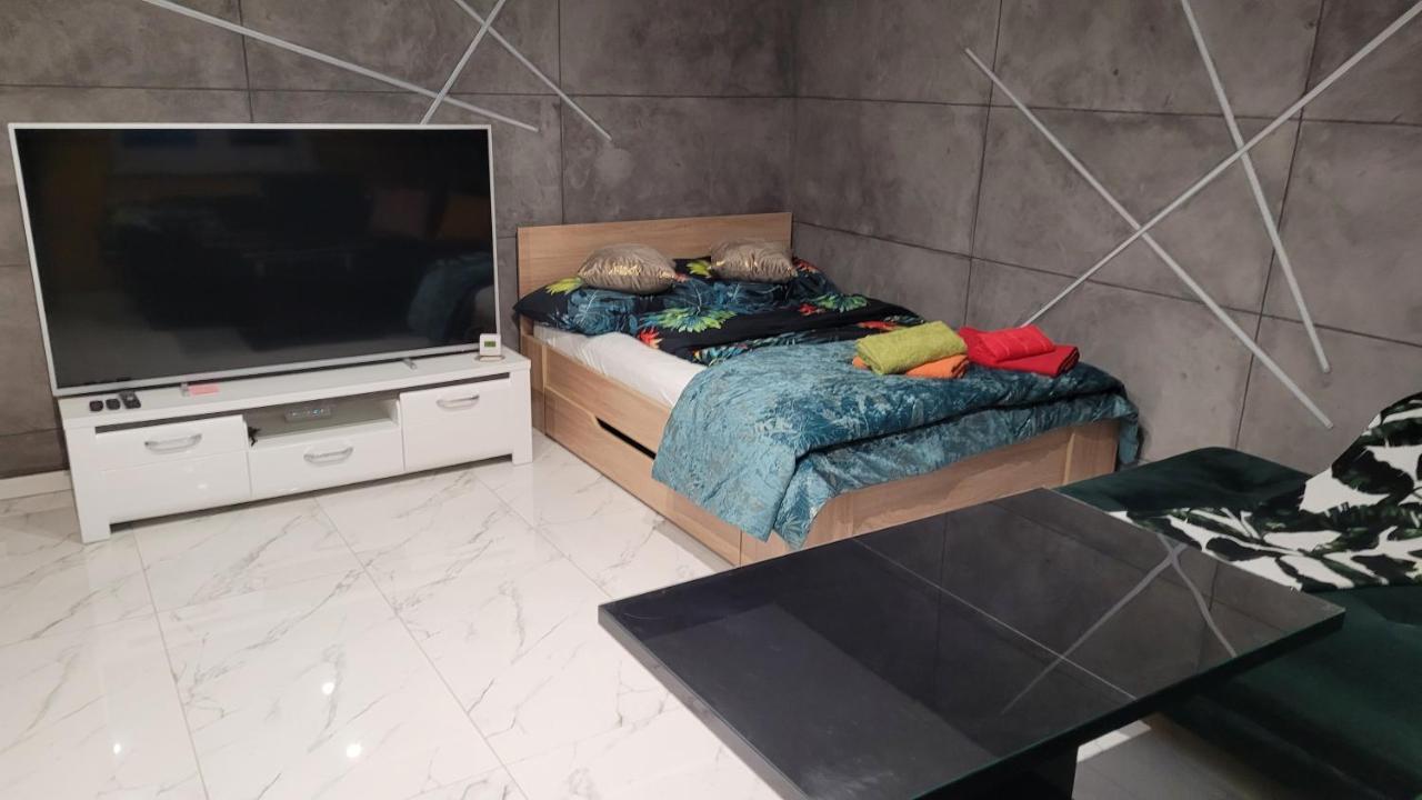 Apartament Dubaj Гливице Екстериор снимка